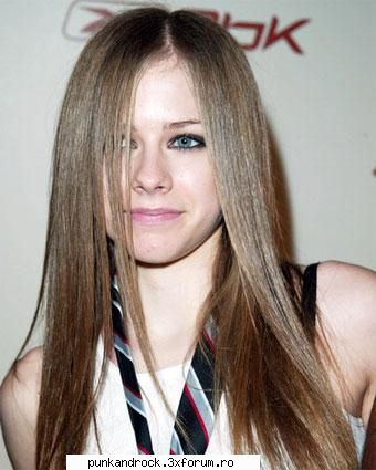 mmm.... ce tare e! :nebun:  :nebun:  :nebun: poze cu avril lavigne