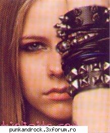 tze de :nebun:  :nebun: poze cu avril lavigne