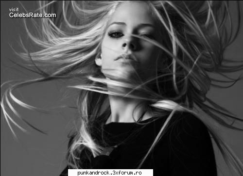 ...
 :nebun: poze cu avril lavigne