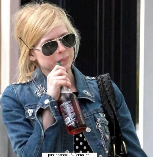 Poze cu avril lavigne - I_love_AVRIL - Pics with Avril